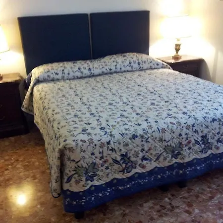 3 Amazing Sea View Beachfront Flat Blue شقة البندقية-ليدو